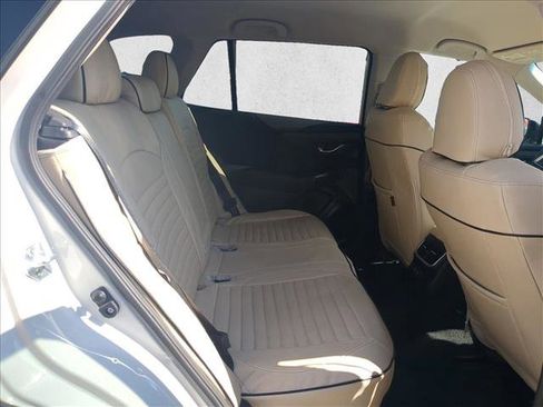 Used 2022 Subaru Outback Premium image 18