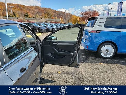 Certified 2022 Volkswagen Jetta SE image 46