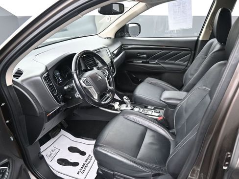 Used 2018 Mitsubishi Outlander SEL image 22