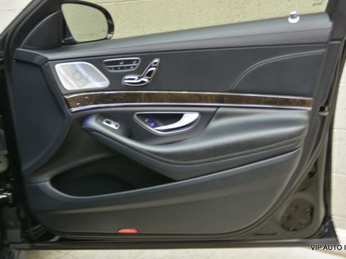 Used 2015 Mercedes-Benz S 550 Sedan image 8
