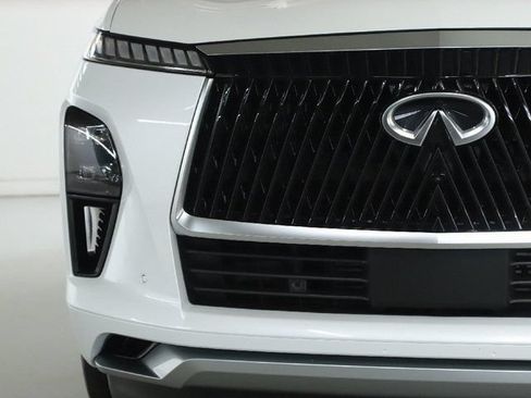Used 2025 INFINITI QX80 Sensory AWD/4WD image 6