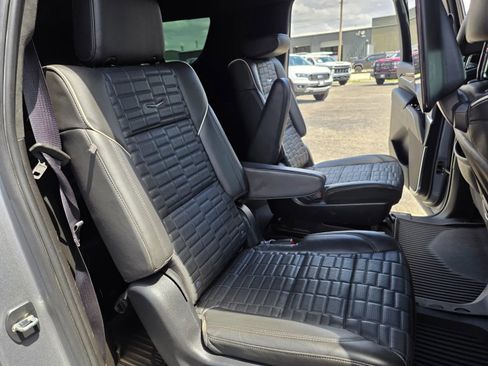 Used 2023 Cadillac Escalade ESV Sport Platinum AWD/4WD image 17