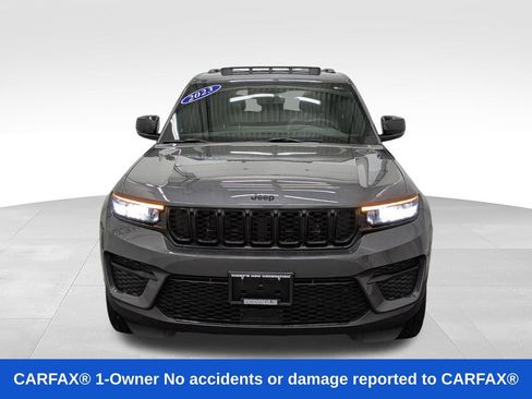 Used 2023 Jeep Grand Cherokee Altitude AWD/4WD image 21