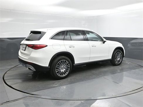 New 2026 Mercedes-Benz GLC 300 image 11