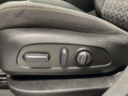 Used 2022 Chevrolet Equinox LT image 12