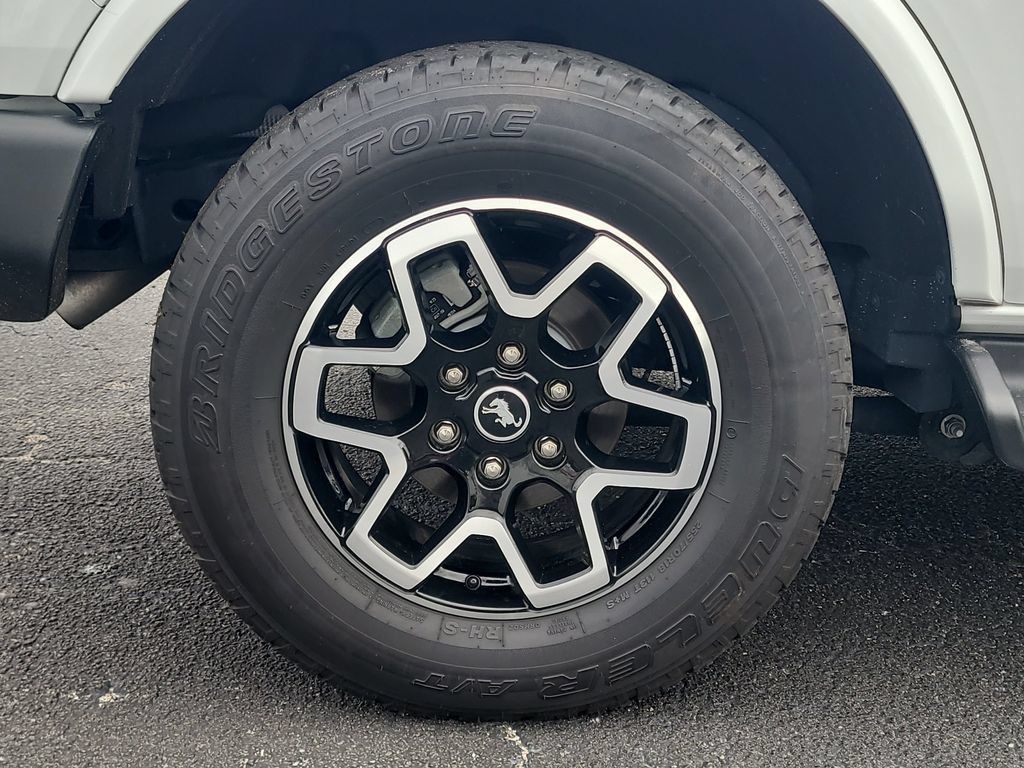 Used 2025 Ford Bronco Outer Banks AWD/4WD image 5