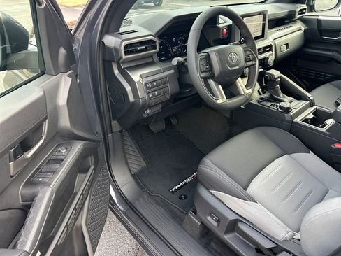 Used 2026 Toyota Tacoma TRD Off-Road image 9