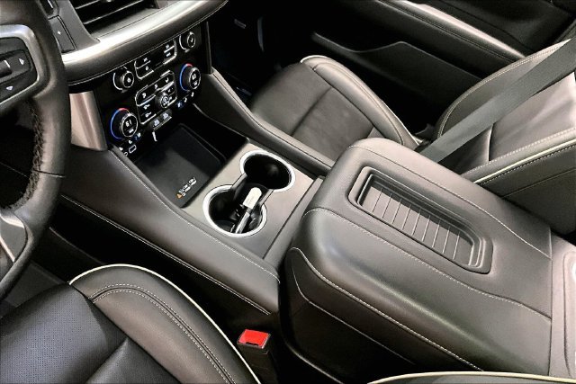 Used 2024 Chevrolet Suburban Premier AWD/4WD image 18