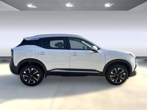 New 2025 Nissan Kicks SV w/ SV Premium Package image 7