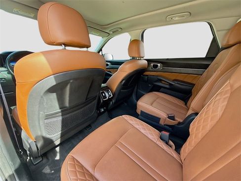 Used 2023 Kia Sorento SX Prestige image 26