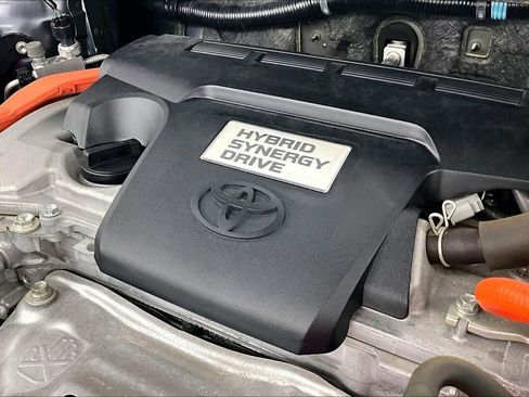 Used 2018 Toyota RAV4 LE image 34