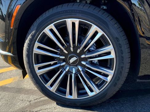 New 2026 Cadillac Vistiq Premium Luxury image 13