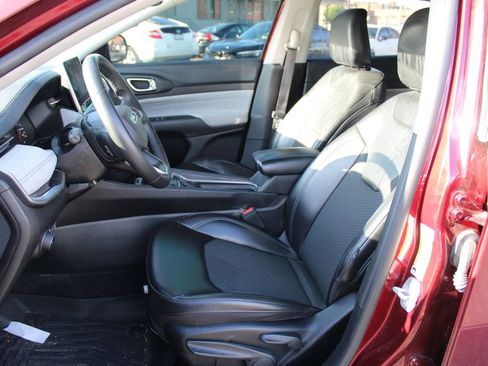 Used 2022 Jeep Compass Latitude AWD/4WD image 6