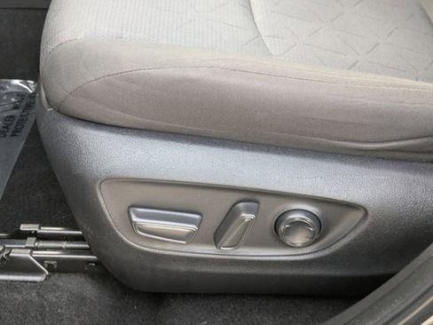 Used 2022 Toyota RAV4 XLE w/ Convenience Package image 24