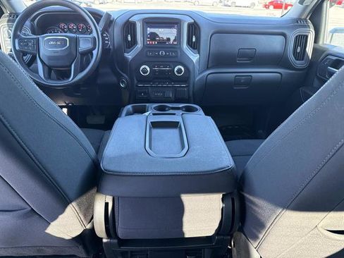 Used 2024 GMC Sierra 2500 Pro w/ Convenience Package image 15