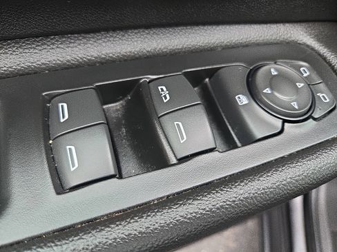 Used 2022 GMC Terrain SLE w/ Driver Convenience Package image 10