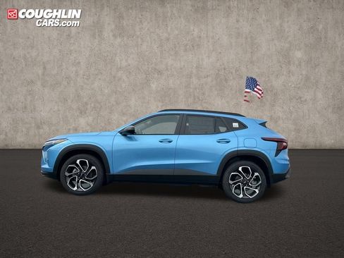 New 2026 Chevrolet Trax RS w/ Sunroof Package FWD image 4
