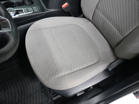 Used 2020 Ford Escape SE image 11