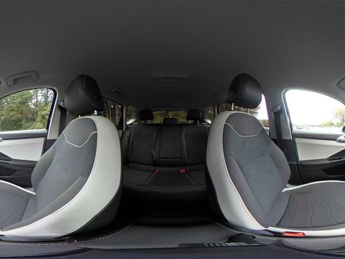 Used 2025 Volkswagen Taos SE image 42