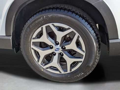 Used 2019 Subaru Forester Premium AWD/4WD image 9