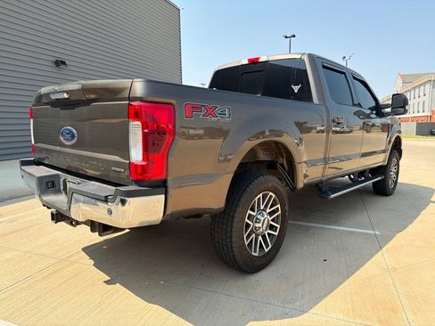 Used 2017 Ford F250 Lariat w/ Lariat Value Package AWD/4WD image 3
