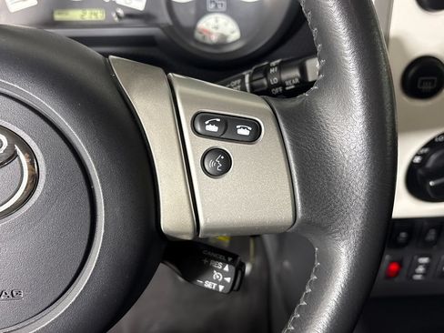 Used 2014 Toyota FJ Cruiser 4WD w/ Upgrade Package image 19
