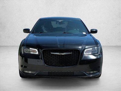 Used 2019 Chrysler 300 S RWD image 2