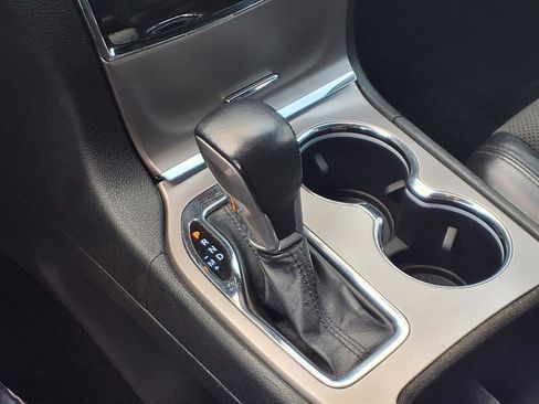 Used 2021 Jeep Grand Cherokee Laredo X image 18