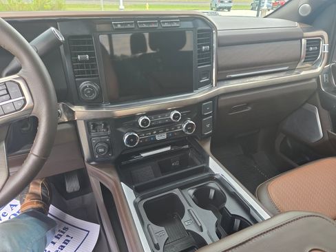 Used 2024 Ford F250 King Ranch AWD/4WD image 9
