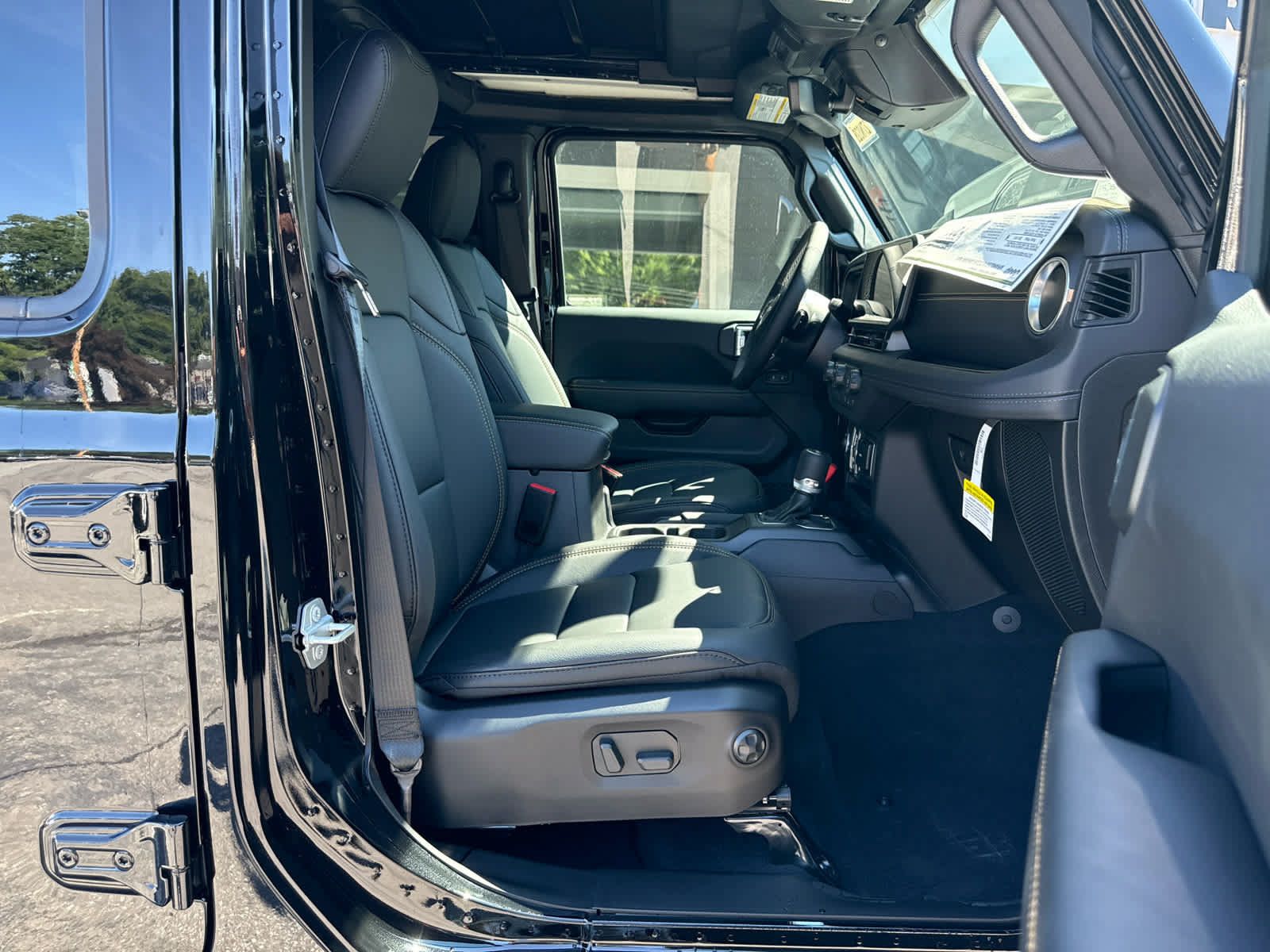 New 2027 Jeep Wrangler Unlimited Sahara AWD/4WD image 9