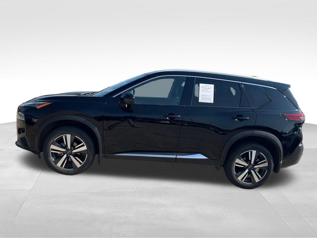 Used 2023 Nissan Rogue SL AWD/4WD image 2