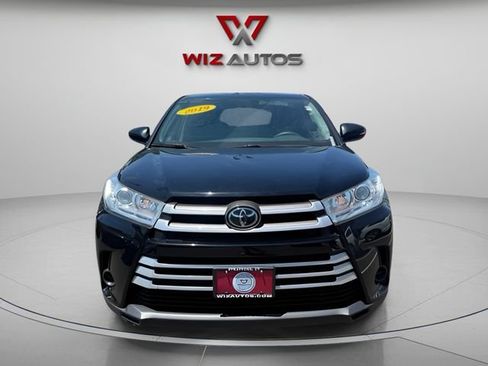 Used 2019 Toyota Highlander LE AWD/4WD image 6
