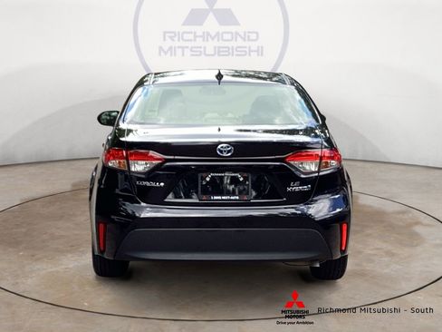 Used 2024 Toyota Corolla LE image 4