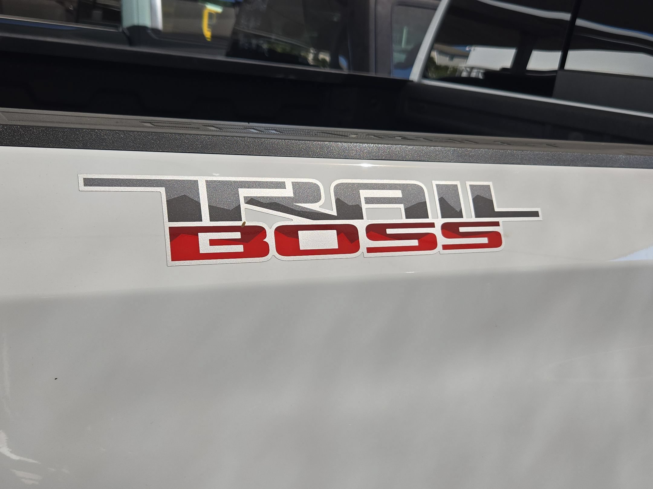 Certified 2025 Chevrolet Silverado 1500 LT Trail Boss w/ Convenience Package II AWD/4WD image 9