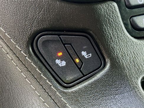 Used 2020 Chevrolet Suburban LT AWD/4WD image 21