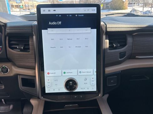 Used 2022 Ford Expedition Max Limited image 14