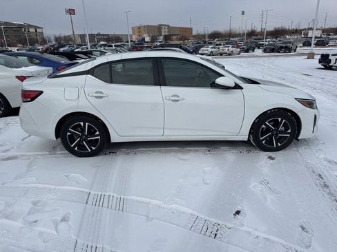 Used 2025 Nissan Sentra SV image 8