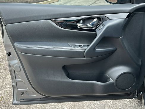 Certified 2021 Nissan Rogue Sport SV image 14