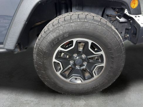 Used 2017 Jeep Wrangler Unlimited Rubicon AWD/4WD image 14