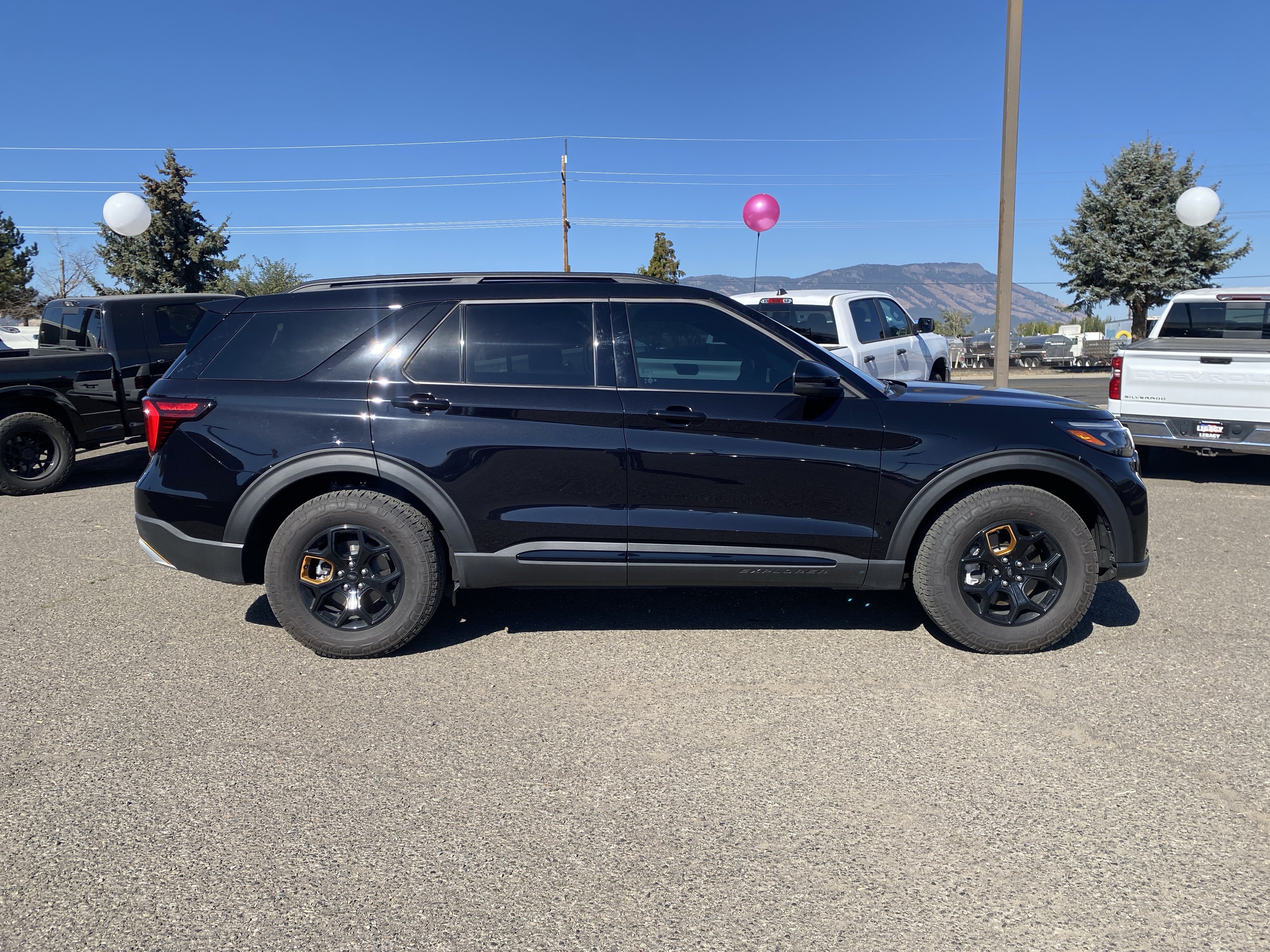 Used 2026 Ford Explorer Tremor w/ Tremor Convenience Package AWD/4WD image 1