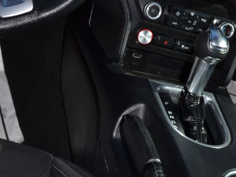 Used 2021 Ford Mustang Coupe image 18