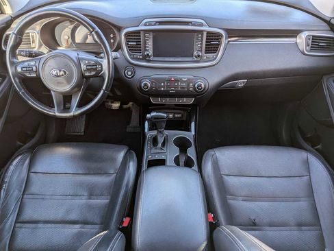 Used 2018 Kia Sorento SX image 13