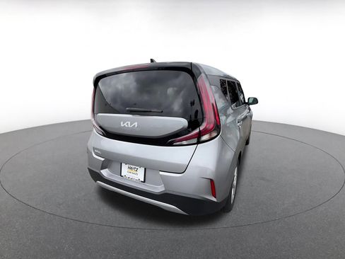 Used 2025 Kia Soul LX w/ LX Technology Package FWD image 14