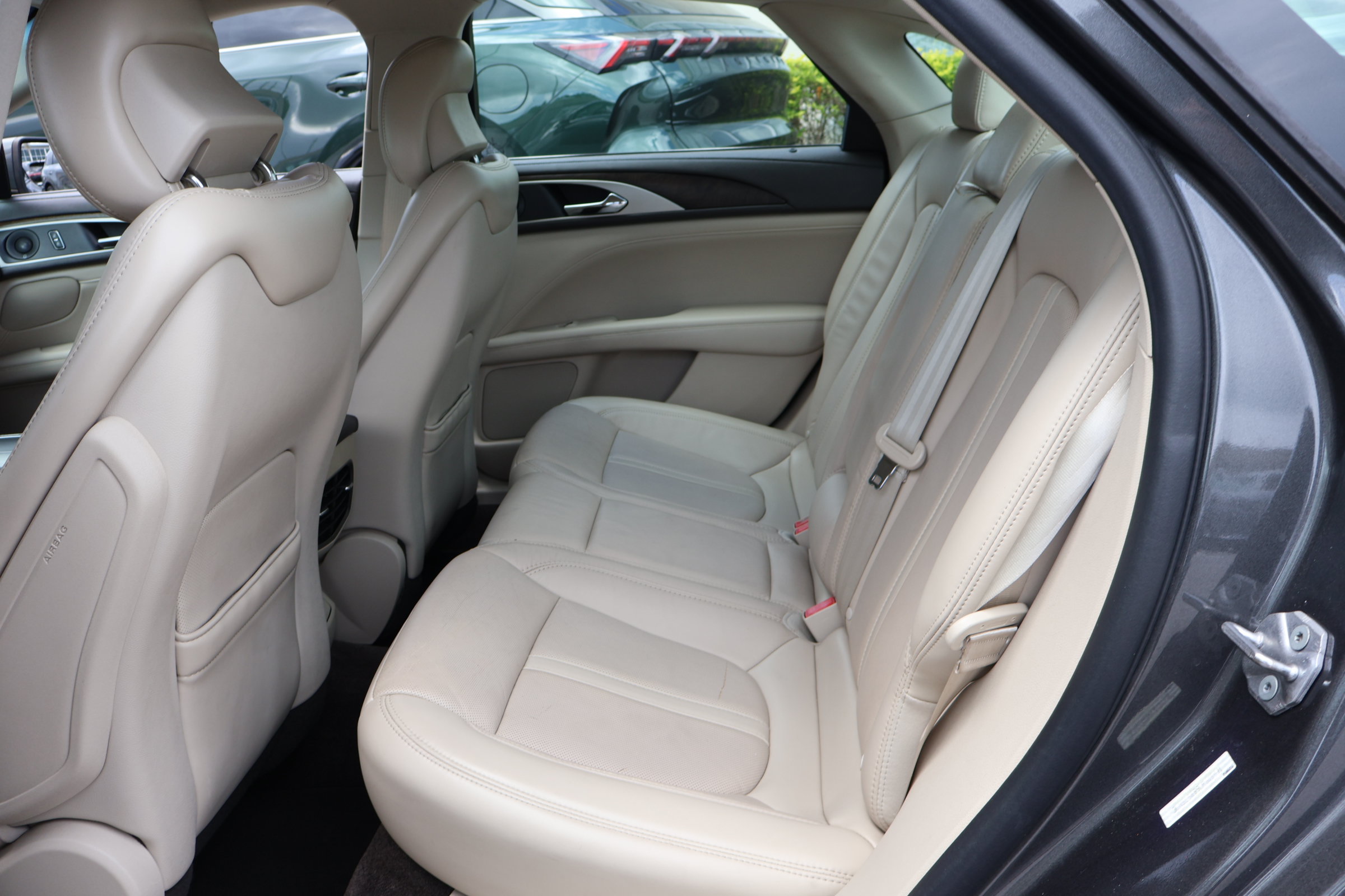Used 2018 Lincoln MKZ Reserve w/ Technology Package FWD image 17