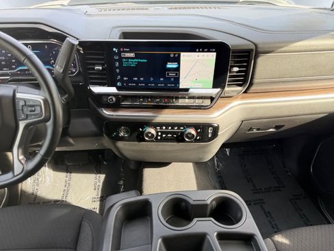 Used 2024 Chevrolet Silverado 1500 LT Trail Boss w/ Protection Package image 16