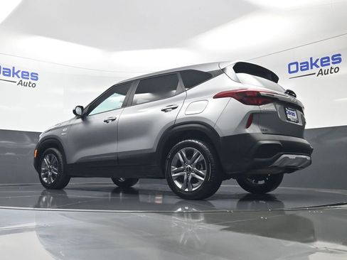 Used 2023 Kia Seltos LX image 40