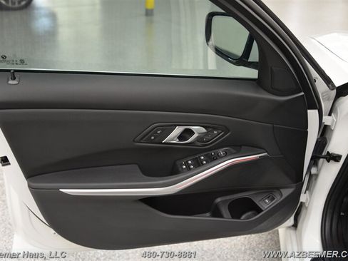 Used 2024 BMW 330i Sedan w/ Convenience Package RWD image 39