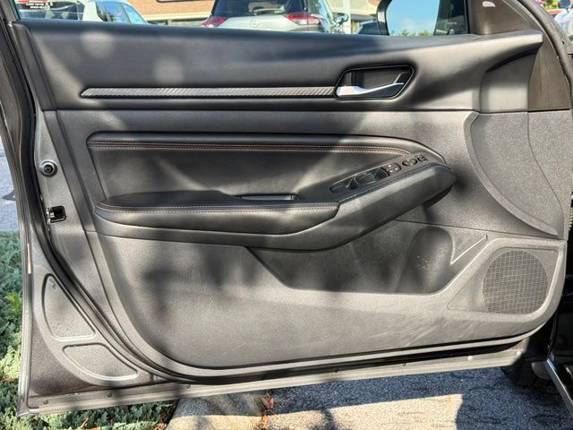 Used 2022 Nissan Altima 2.5 SR FWD image 16