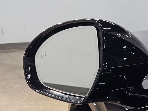 Used 2024 Lincoln Nautilus Reserve image 22