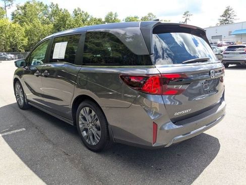Certified 2025 Honda Odyssey Touring image 10